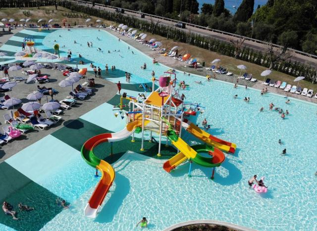 Camping Cisano San Vito, Bardolino, Lago di Garda, Itálie, Dovo