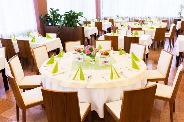 hotel Park, Piešťany, Slovensko: Dovolená s CK 