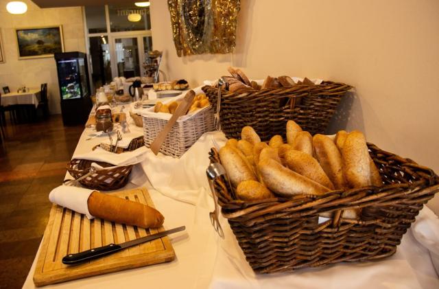 hotel Park, Piešťany, Slovensko: Dovolená s CK 