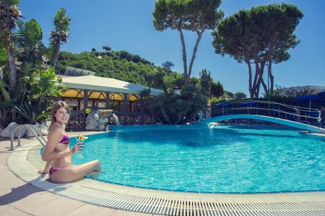 Hotel Cristallo and Beach Palace, Ischia, Itálie, CK 
