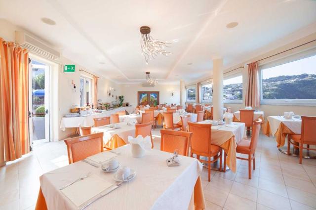 Hotel Capizzo, Forio d Ischia, Západní pobřeží, Ischie, Itálie,