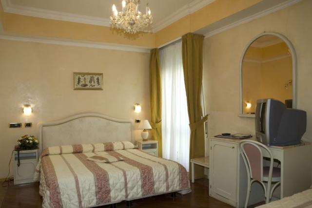 4lůžkový pokoj Ambassador, Hotel Vienna Ostenda, CK 