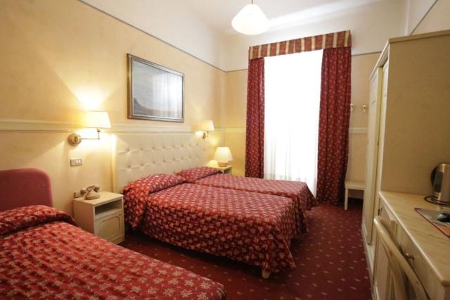4lůžkový pokoj Ambassador, Hotel Vienna Ostenda, CK 