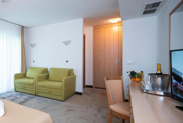 Rodinný pokoj, Hotel Flores, CK 