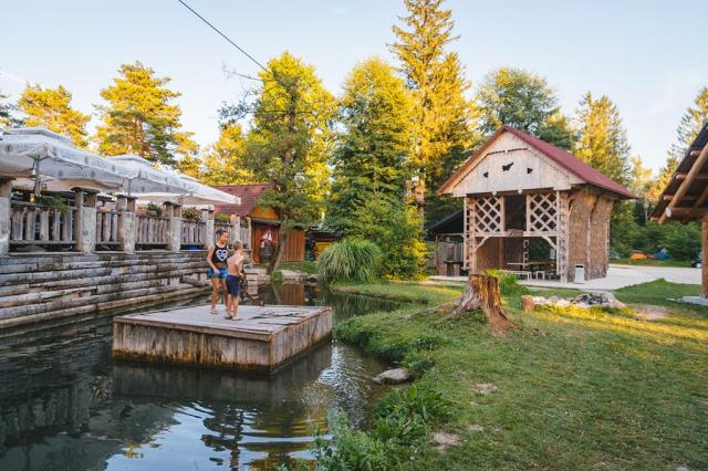 Camping Menina. Savinjska Dolina, Slovinské hory, Severní Slovi