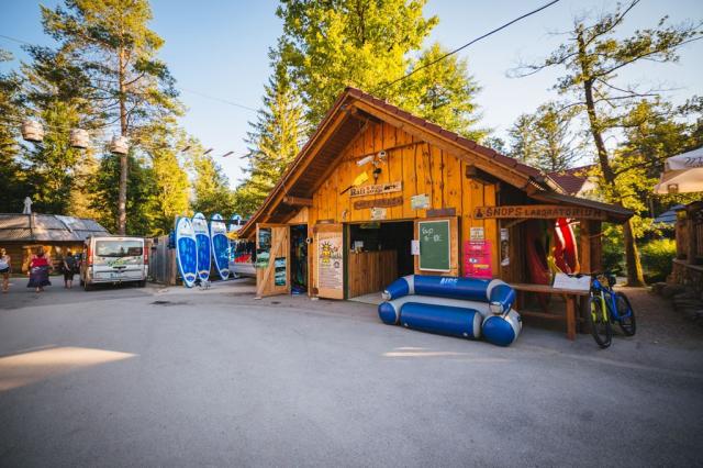 Camping Menina. Savinjska Dolina, Slovinské hory, Severní Slovi