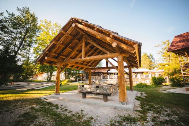 Camping Menina. Savinjska Dolina, Slovinské hory, Severní Slovi