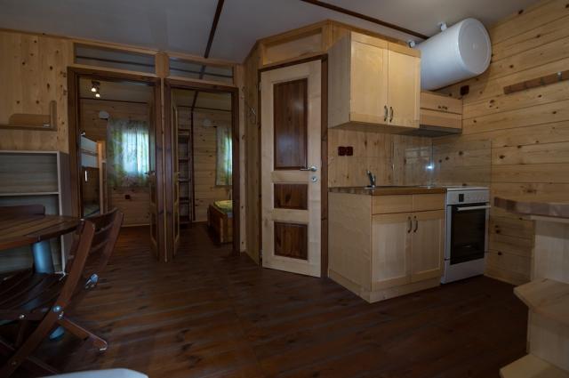 6lůžková Eco chatka XL, Camping Menina, CK