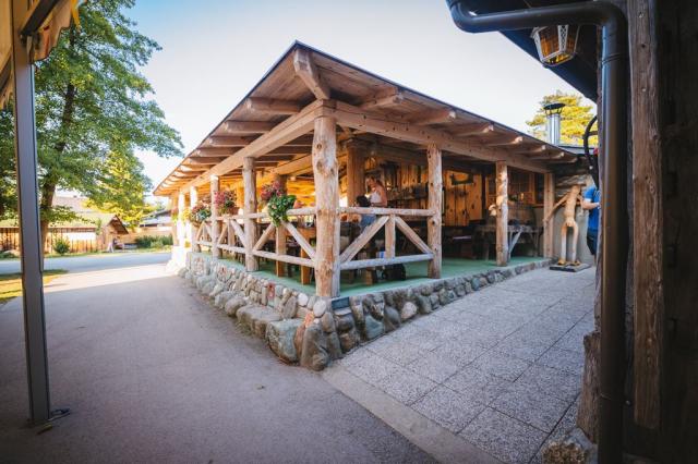 Camping Menina. Savinjska Dolina, Slovinské hory, Severní Slovi