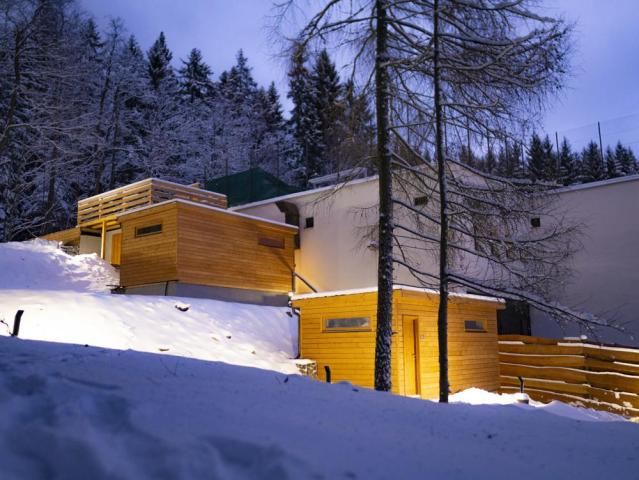 Hotel Kamzík, rezort v Karlově pod Pradědem. Nejlevnější pobyty