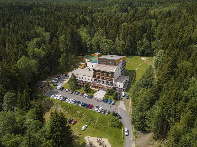 Hotel Kamzík, rezort v Karlově pod Pradědem. Nejlevnější pobyty