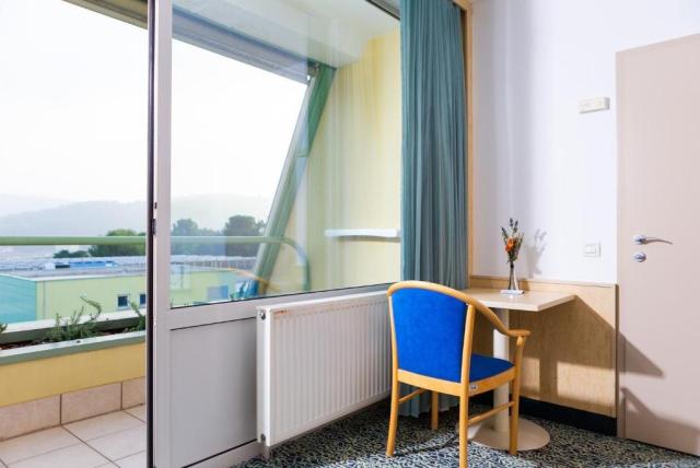 2lůžkový pokoj Comfort s přistýlkou, Hotel Svoboda, CK 