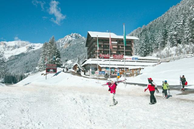 Sport Hotel & Club Il Caminetto, Canazei, Val di Fassa, Itálie,