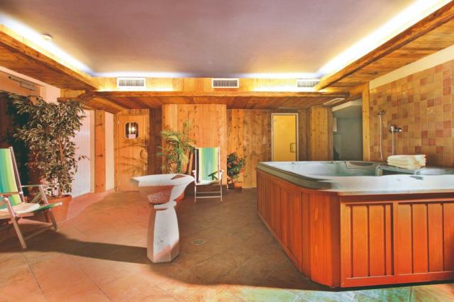 Hotel & Club Bellevue, Canazei, Val di Fassa, Itálie, CK 