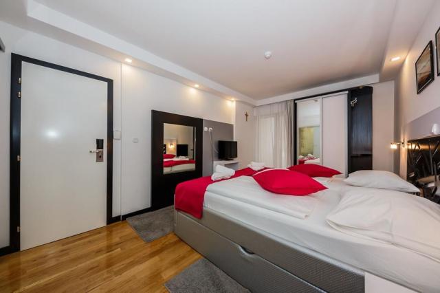 Hotel Sveti Križ, Arbanija, Ostrov Čiovo, Dalmácie, Chorvatsko,
