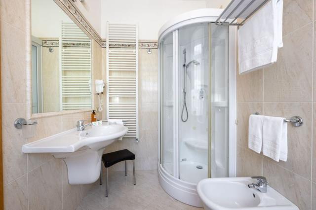 2lůžkový pokoj COMFORT (23 m2) v hlavní budově, CK 