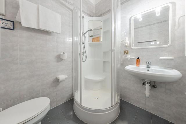4lůžkový pokoj FAMILY (30 m2) v hlavní budově, CK 