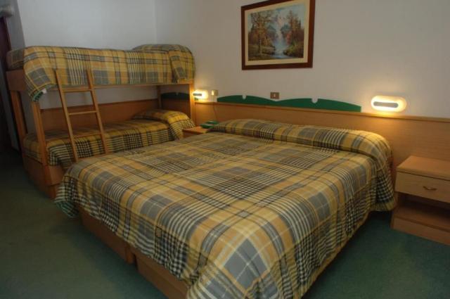 4lůžkový pokoj STANDARD, Sport Hotel Pampeago, Itálie, CK 