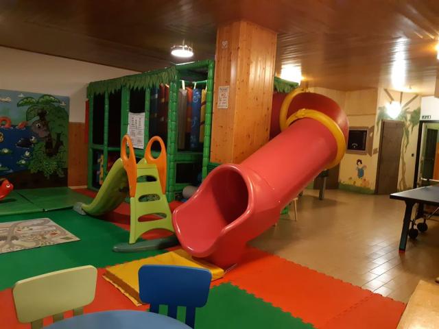 Family Hotel Adamello, Passo Tonale, Alpy, Itálie, Zimní dovole