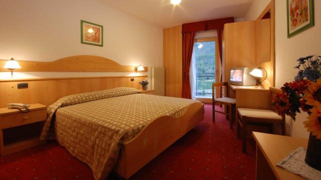 2lůžkový pokoj TIROLIA, Hotel Adamello, CK 