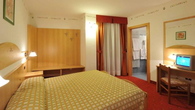 2lůžkový pokoj TIROLIA, Hotel Adamello, CK 