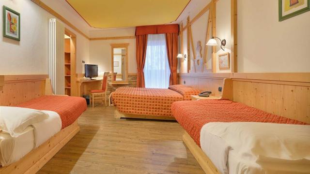 4lůžkový pokoj DOLOMIA, Hotel Adamello, Itálie, CK 