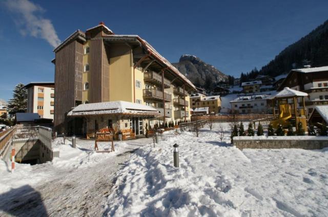 Dolomiti Clubres Adler Aparthotel, Moena, Alpe Lusia, Val di Fa