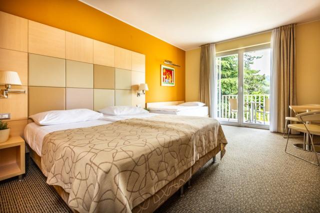 2lůžkový pokoj s přistýlkou, Hotel Mirta, CK