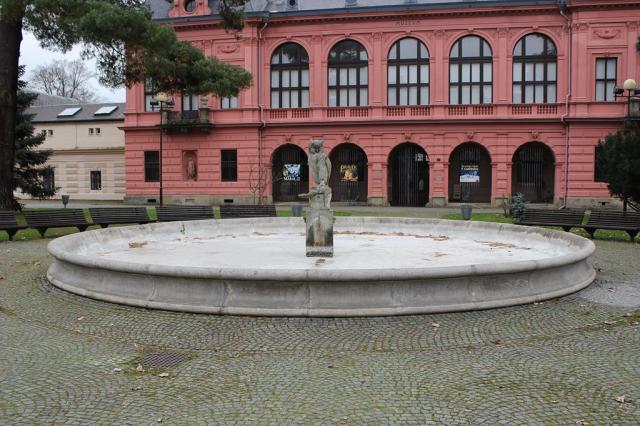 Šumperk - Vlastivědné_muzeum, kašna