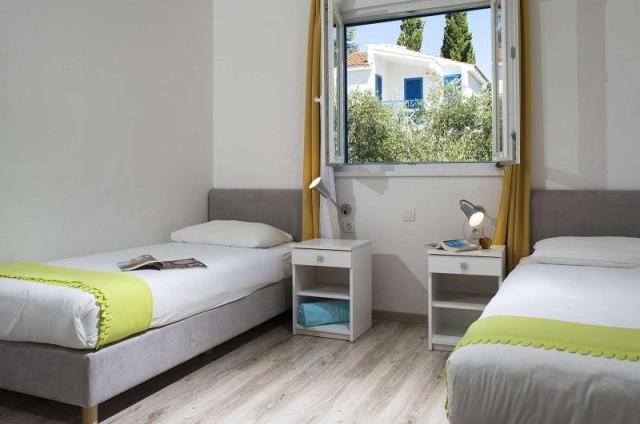 Port 9 Apartments
