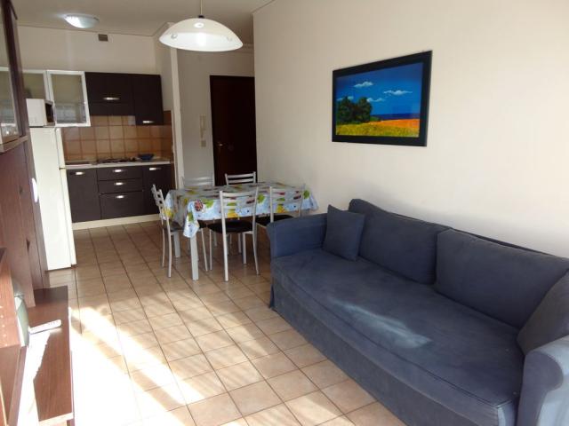 Holiday trilo 28 (1b)