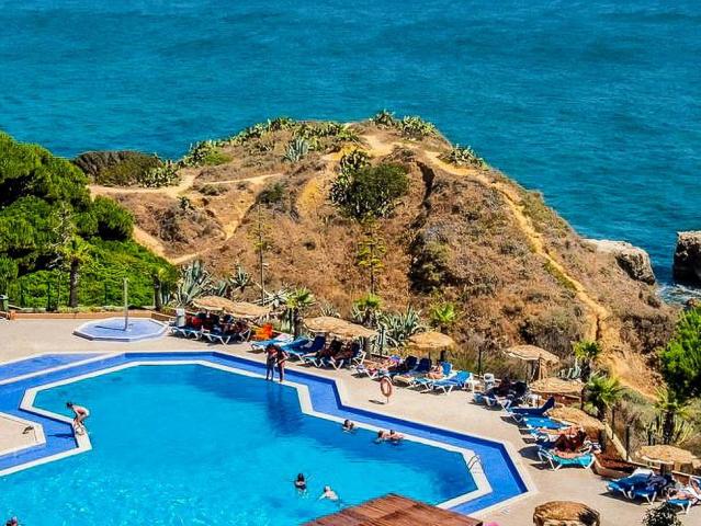Auramar Beach Resort
