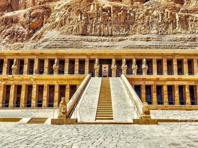 Egypt - podél Nilu