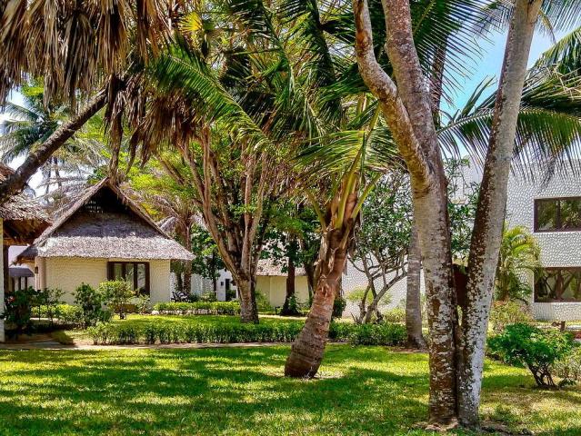 Jacaranda Indian Ocean Beach Resort