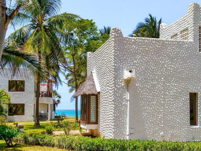 Jacaranda Indian Ocean Beach Resort