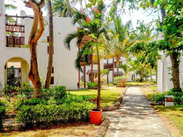 Jacaranda Indian Ocean Beach Resort