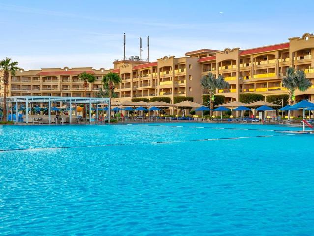 Pickalbatros White Beach resort