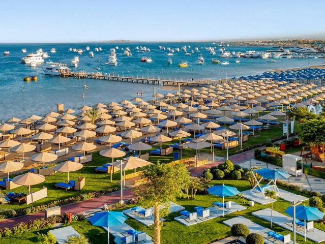 Pickalbatros White Beach resort