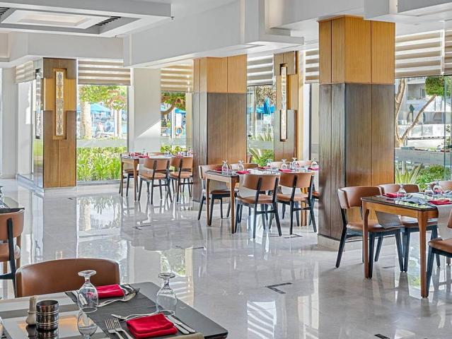 Pickalbatros White Beach resort