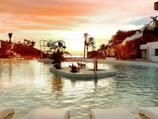 Hard Rock Hotel Tenerife