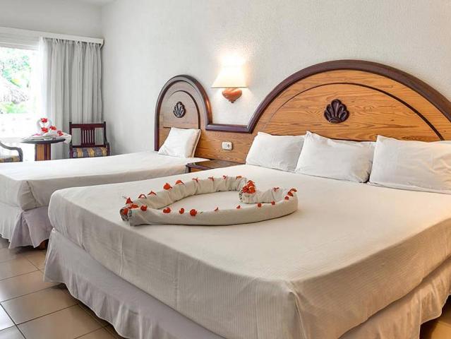 Playa Bachata Resort