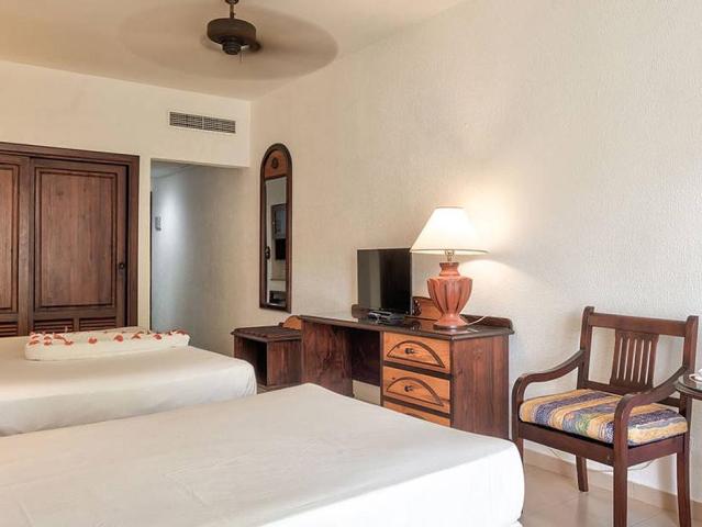 Playa Bachata Resort
