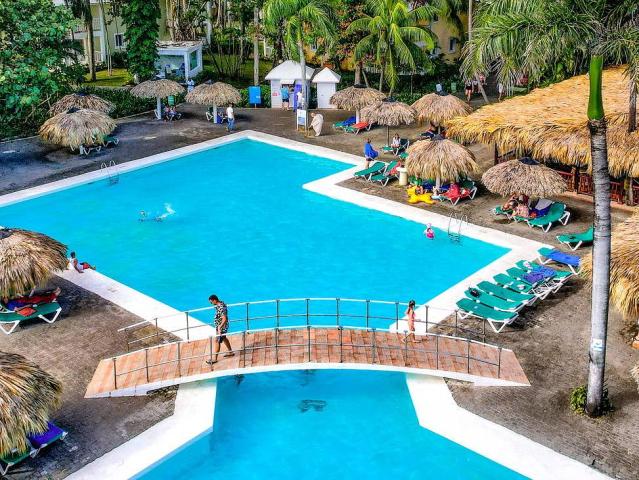 Playa Bachata Resort