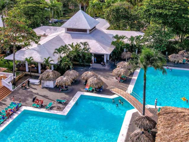Playa Bachata Resort