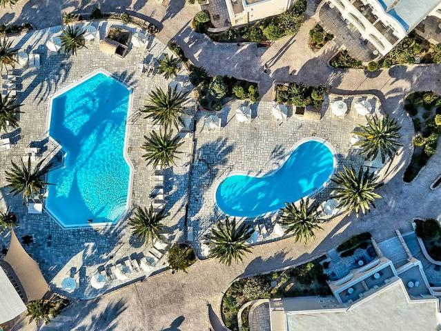 Santo Miramare Resort