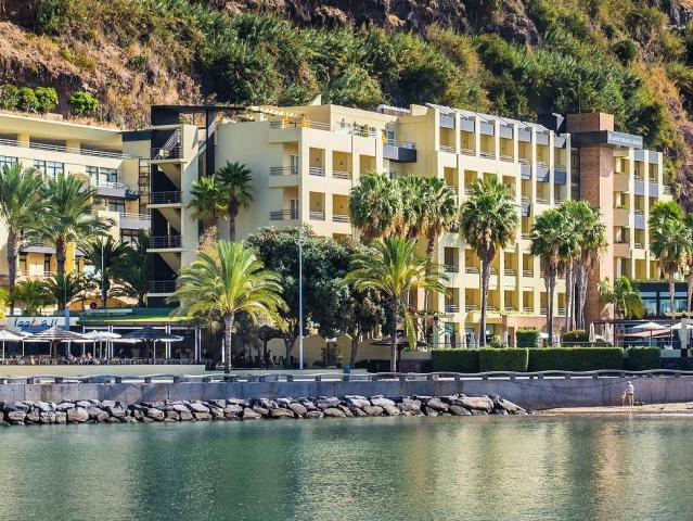 Savoy Calheta Beach