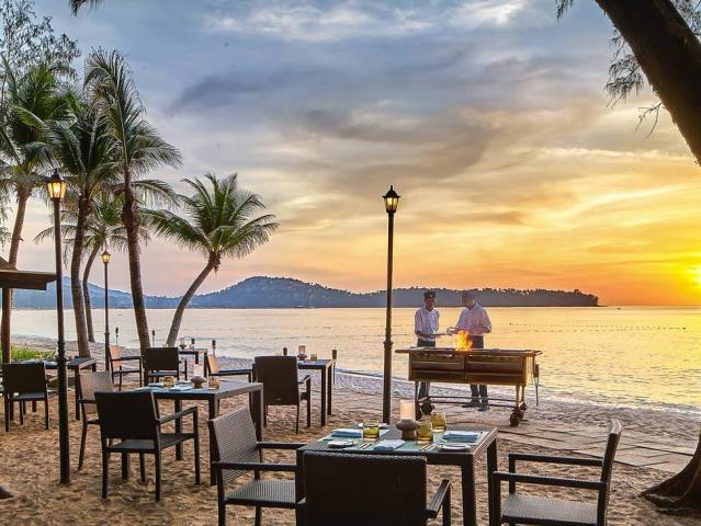 Dusit Thani Laguna Phuket Resort