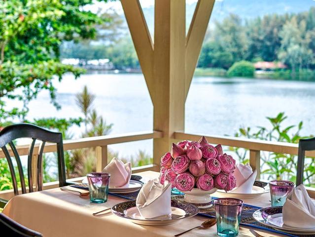 Dusit Thani Laguna Phuket Resort