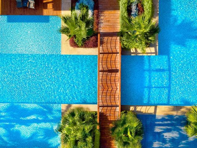 Rixos Premium Magawish Suites & Villas