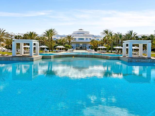 Radisson Blue Palace Resort & Thalasso